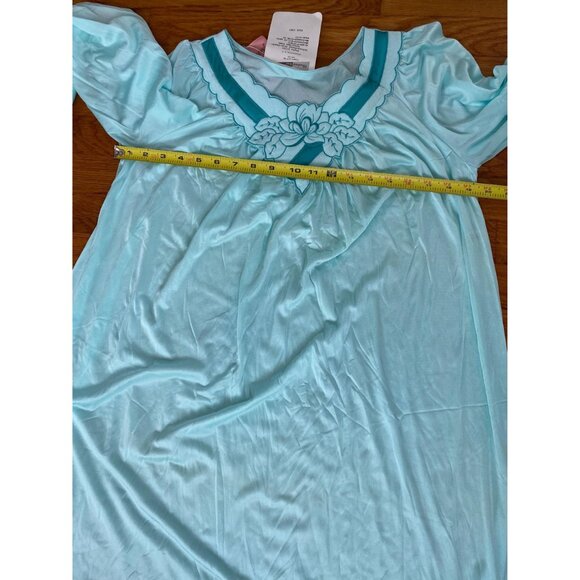 Vintage NWT Shadowline Cuddlemere Nightgown with Embroidered Detail, Size Small - Picture 9 of 10